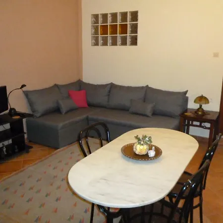 House On The Mountain With Barbeque And Courtyard Apartment Volos