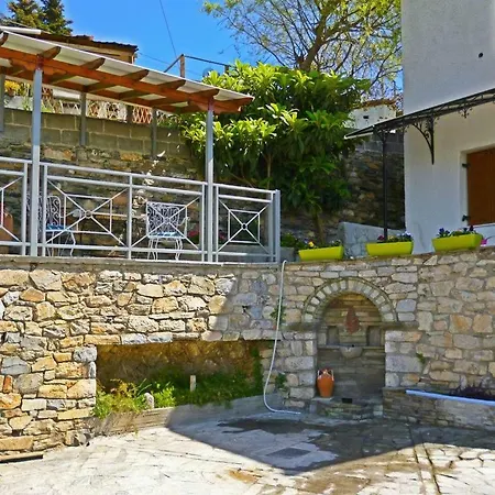House On The Mountain With Barbeque And Courtyard Apartment