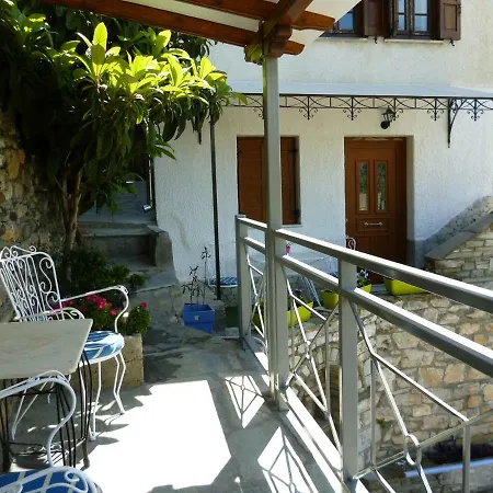 House On The Mountain With Barbeque And Courtyard *